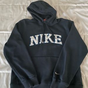 NIKE SPELLOUT HOODIE